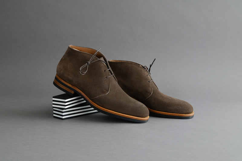 ZeroFiveFive.Wolf Chukka Boots from Hunting Suede